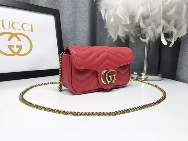 激安グッチバッグコピー背面デザイン